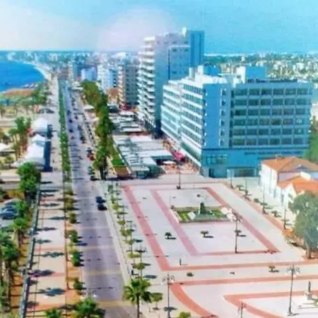 Palm Sea - Sea View Lárnaca